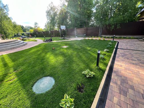 Люк под брусчатку Брус Ли AISI 316 Люк под брусчатку Брус Ли AISI 316